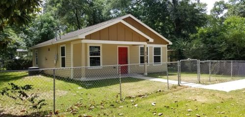 1110 9th St, Conroe TX  77301-2413 exterior