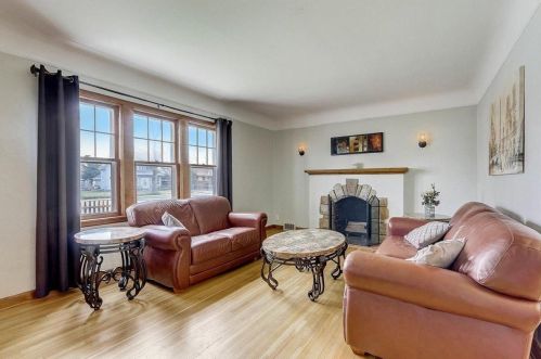 3949 Noble Ave, Minneapolis, MN 55422-2116