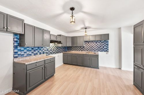 302 Oregon St, Tucson AZ  85706-3250 exterior