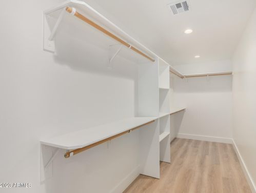 231 El Camino Dr, Phoenix AZ  85020-3515 exterior