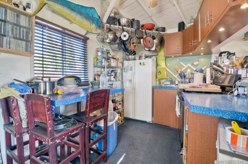 1552 Monmouth Dr, San Diego CA 92109-2247 exterior