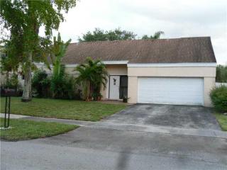 9110 Crescent Dr, Hollywood, FL 33025-2426