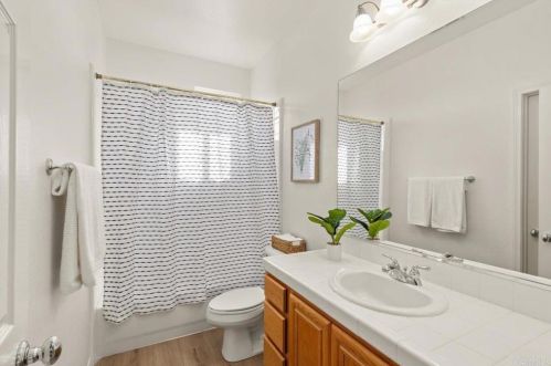 7507 Mona Ln, San Diego CA 92130-5621 exterior