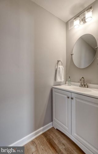 437 Maple Ave, Camden NJ  08106-2054 exterior