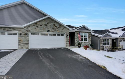 552 Shook Ct, Upton, PA 17225-8563