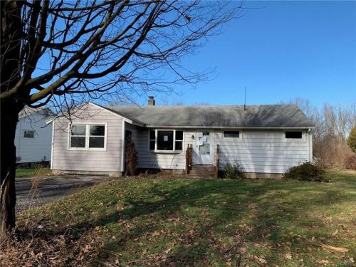 2561 Brutus St, Weedsport, NY 13166-9411