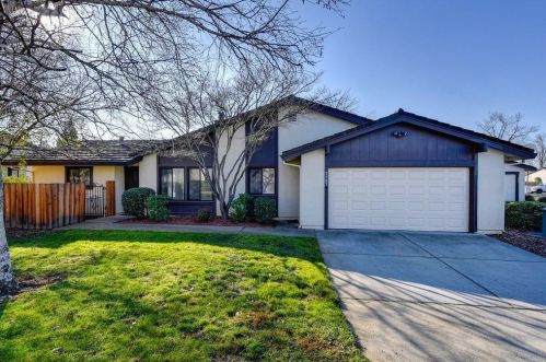2267 Autumnleaf Ln, Rancho Cordova, CA 95670-4203