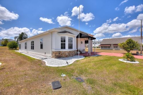 1039 Motorcoach Dr, Polk City, FL 33868-9178