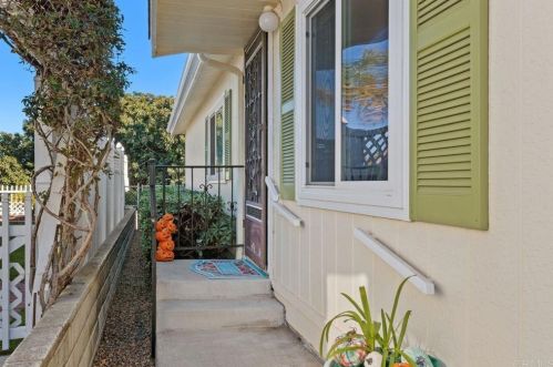633 Via Bogota, Vista, CA 92081-6351