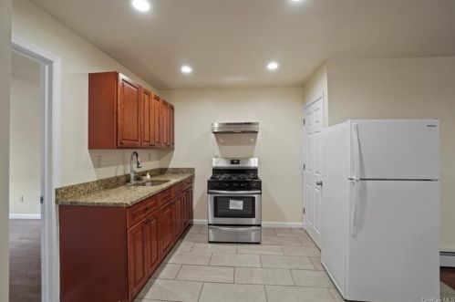 371 Broadway, Newburgh NY  12550-5520 exterior