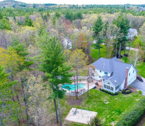 8 Hills Farm Ln, Hollis, NH 03049-6047