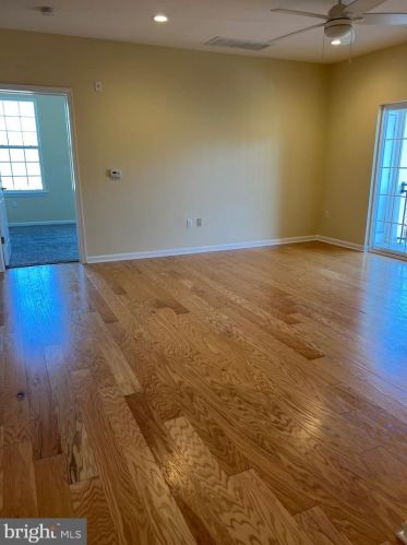 1031 Halifax Pl, Trenton, NJ 08619-2081