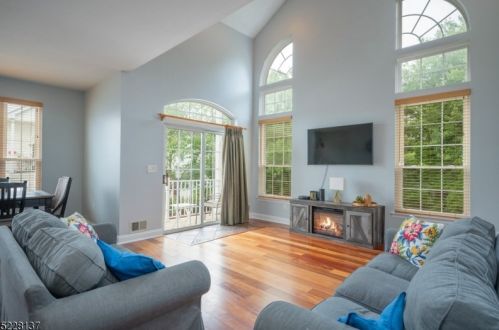 10 Timothy Ct, Morristown NJ  07960-2761 exterior