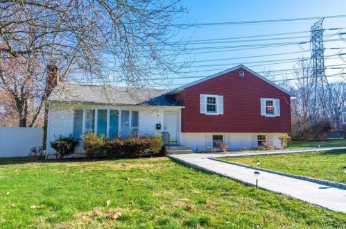 1 Edgewood Rd, Hartsdale, NY 10530-1226