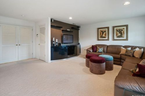 9 High Ridge Rd, Crotonville NY  10562-1969 exterior