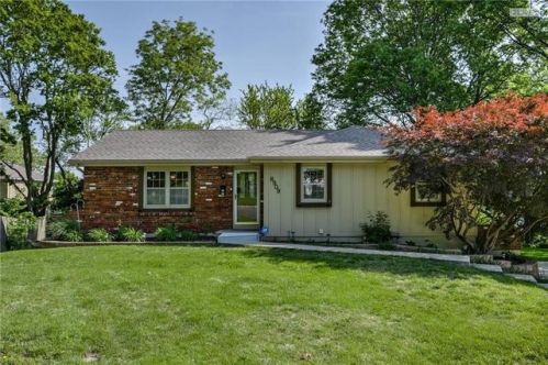 8909 Smt St, Shawnee Mission KS  66216-1282 exterior