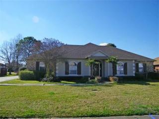 3704 Lake Aspen Dr, Gretna, LA 70056-8305