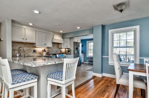 11 Macarthur Rd, Natick MA 01760-2937 exterior