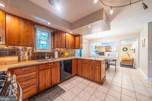 401 Santillo Way, Downingtown PA  19335-3132 exterior