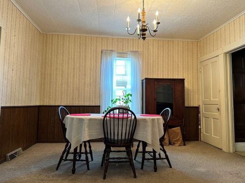 317 Lincoln Ave, Grove City PA  16127-1839 exterior