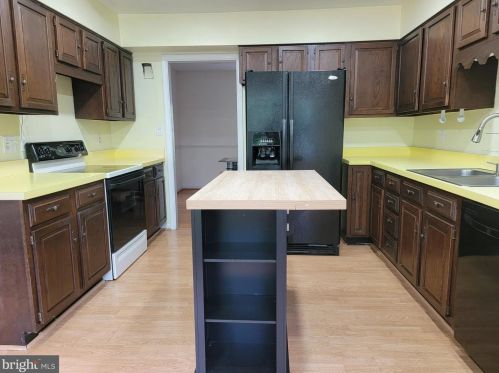 13501 Highland Farms Ct, Nokesville VA  20181-2811 exterior