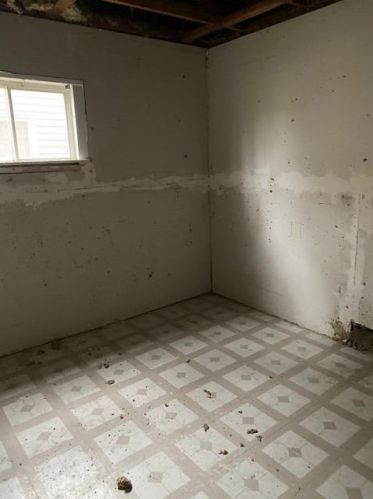 1051 Hanley St, Gary IN  46406-2013 exterior