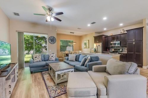 3271 Lemon Ln, Naples FL  34120-1442 exterior