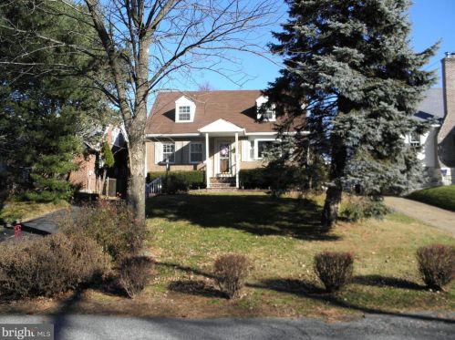 4613 Aubrey Ave, Philadelphia, PA 19114-3726
