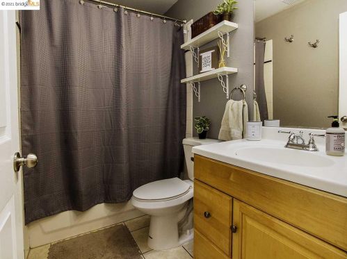 201 Trident Dr, West Pittsburg CA  94565-3525 exterior