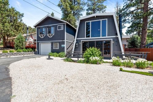 1050 Mount Shasta Rd, Big Bear City, CA 92314-9441