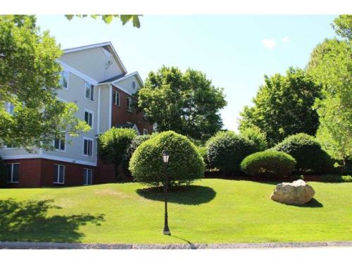3 Timberwood Dr, Goffstown NH  03045-2551 exterior