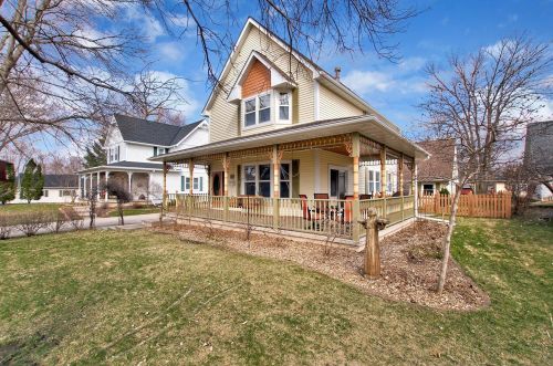 1315 5th St, Stillwater, MN 55082-6233