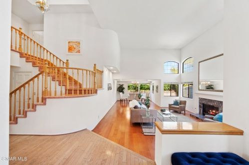 5805 Rainbow Hill Rd, Calabasas CA  91301-4636 exterior