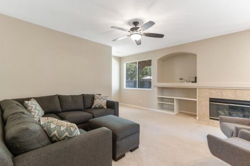 4533 Visions Dr, Turlock CA  95382-8332 exterior