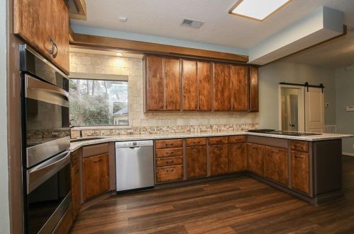 23015 Holly Holw, Tomball TX 77377-3681 exterior