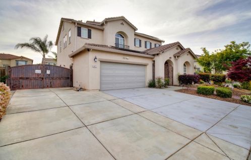 9872 Winkle Cir, Elk Grove CA  95757-6276 exterior
