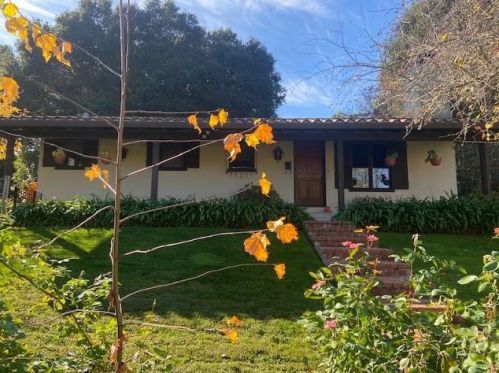 180 Fox Holw Rd, Redwood City CA  94062-3608 exterior