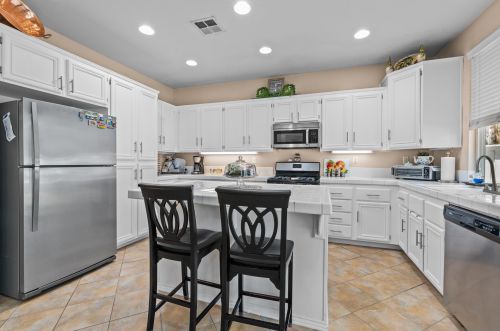 27560 Nellie Ct, Temecula CA  92591-2846 exterior