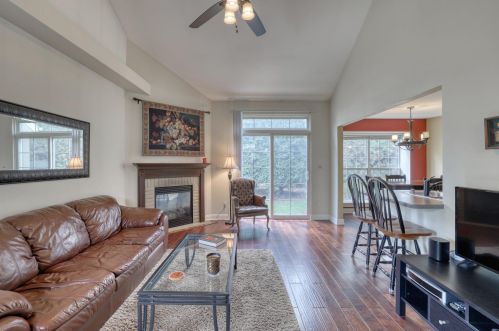 1423 Bedford Ct, Waukesha, WI 53186-3988