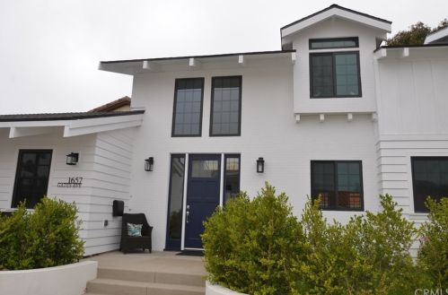 1657 Gates Ave, Manhattan Beach CA  90266-7028 exterior