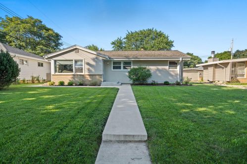 5617 Melinda St, Milwaukee, WI 53221-4023