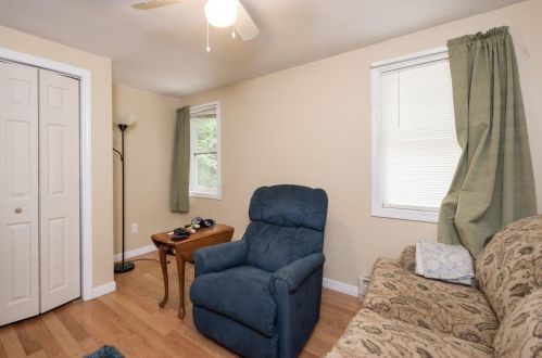 225 Raymond Rd, Deerfield NH  03037-1506 exterior