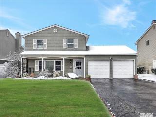 3043 Timothy Rd, North Bellmore, NY 11710-5225