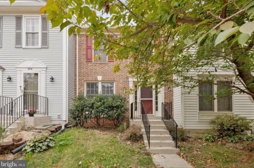 9534 Shepherd Hills Dr, Lorton, VA 22079-4340