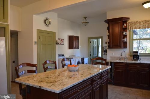 205 Lippincott Ave, Riverton NJ  08077-1309 exterior