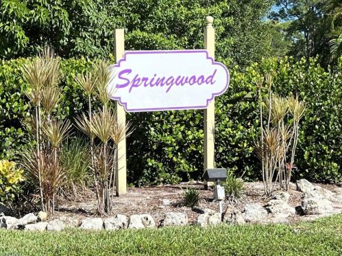 1470 Green Valley Cir, Naples, FL 34104-4679