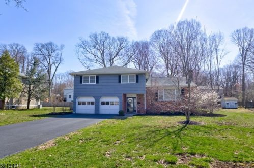 23 Bromleigh Way, Greystone Park, NJ 07950-1624