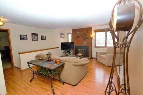 2962 Madison St, Waukesha, WI 53188-4563