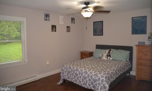 156 Boxwood Ct, Pottstown PA  19464-1500 exterior