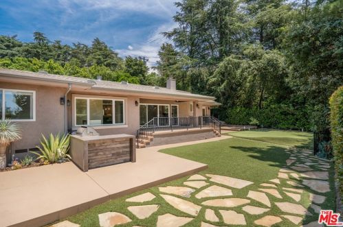 1732 Bonita Vista Dr, La Canada CA  91011-1614 exterior